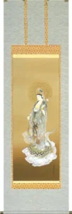 掛け軸／掛軸 雲上聖観音（和田 清雪） 桐箱収納 お盆 お彼岸 法事 肉筆 観音様 【送料無料】【代引手数料無料】