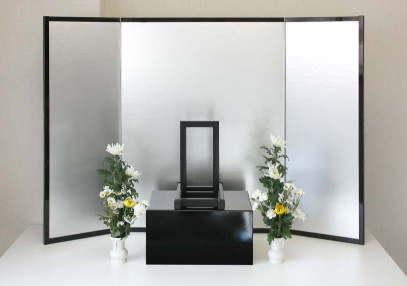 銀屏風 法事・法要オリジナル 法事セット (銀屏風・遺影立て・遺影置台・花瓶) 商品画像