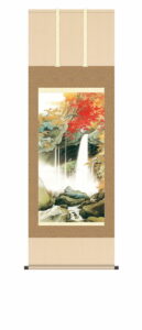 掛け軸(掛軸)【尺五】<br> 日光裏見滝（川合玉堂）【複製】<br>　床の間　モダン　巨匠　名作　名画　複製画　和室　掛物　日本製　川合　玉堂　秋【送料無料】【代引き手数料無料】