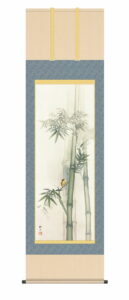 掛け軸 掛軸 かけじく 花鳥画<br>竹に雀（浮田　秋水）<br>　年中掛け　竹　雀　吉祥木　子孫繁栄　商売繁盛　床の間　和室　モダン　花鳥画　送料無料 代引手数料無料