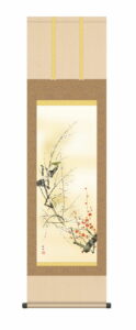 掛け軸 掛軸 かけじく 花鳥画 春掛け<br>紅白梅に鶯（田村 竹世） 尺三幅　<br>春掛け　春飾り　紅白梅　梅花　床の間　和室　モダン　花鳥画【送料無料】【代引き手数料無料】