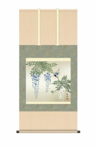 掛け軸/掛軸【花鳥/尺五】<br>藤花に小鳥　田村 竹世(三美会)<br>　春掛け　春飾り　藤　藤花　藤色　床の間　和室　モダン　掛物　贈り物　花鳥画【送料無料】【代引手数料無料】